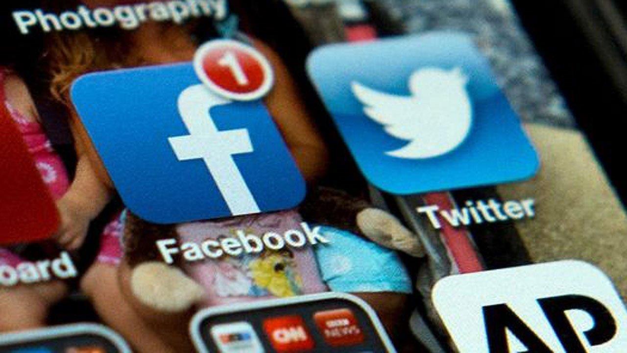 DHS considers asking travelers for social media passwords