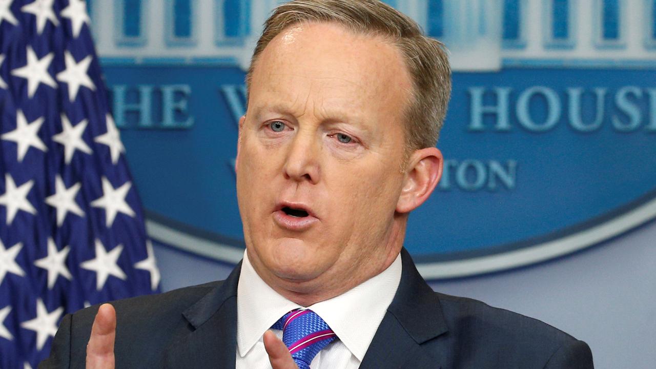 Spicer: Trump proven correct that Flynn didn't violate law