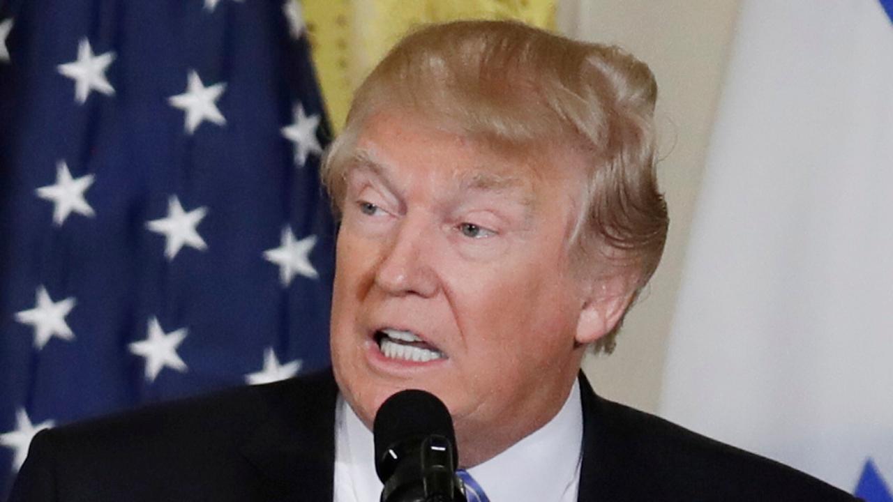 Ya, Trump bisa mengeringkan ‘rawa’ tapi dia harus melakukan ITU dulu atau dimakan buaya