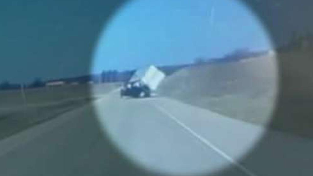 High winds topple trucks on Wisconsin highways