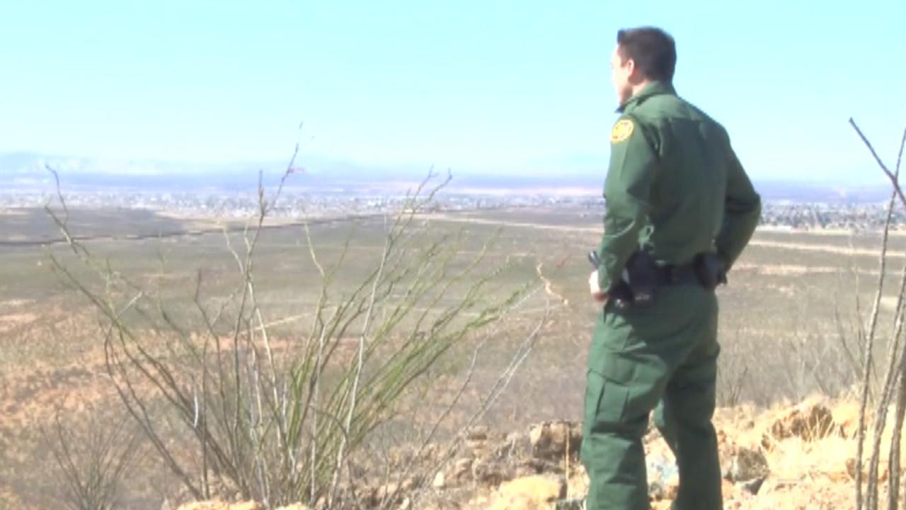 Sens. Flake, McCain look to speed up Border Patrol hiring