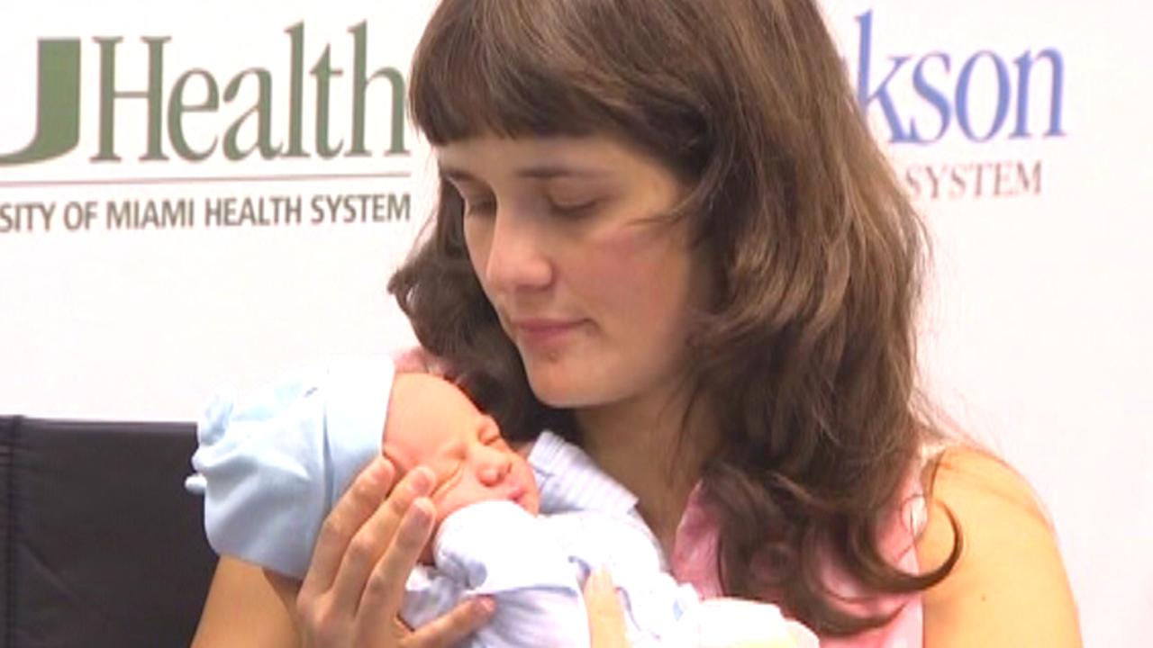 Mom delivers baby after brain surgery during pregnancy
