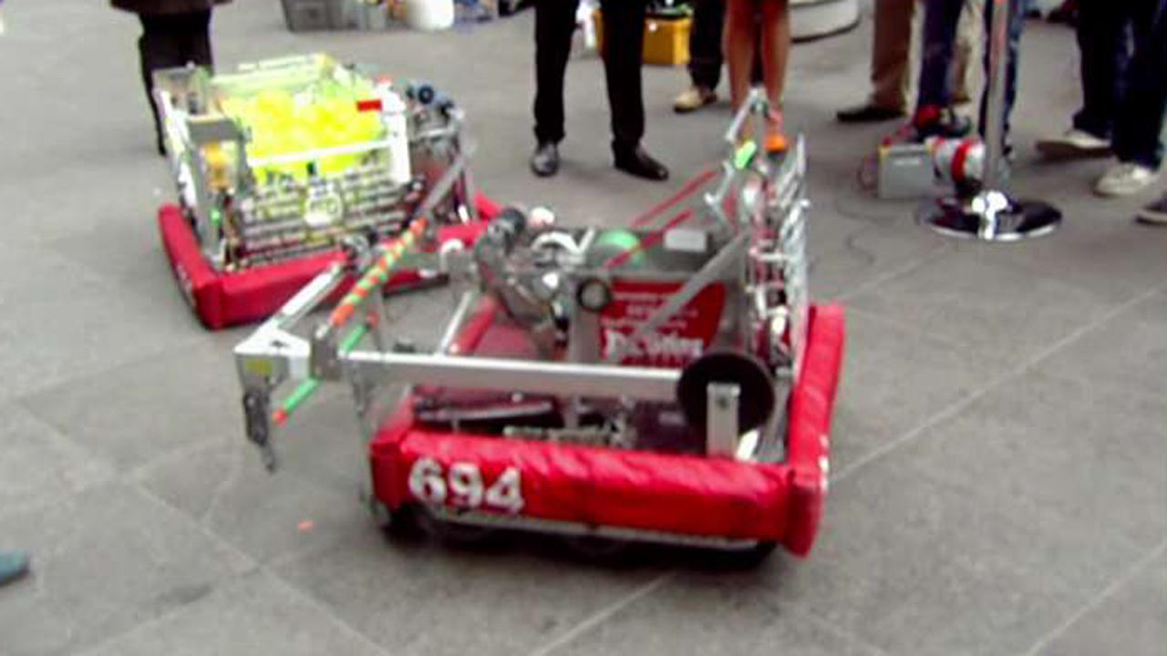 Student-built robots battle for world champion title 