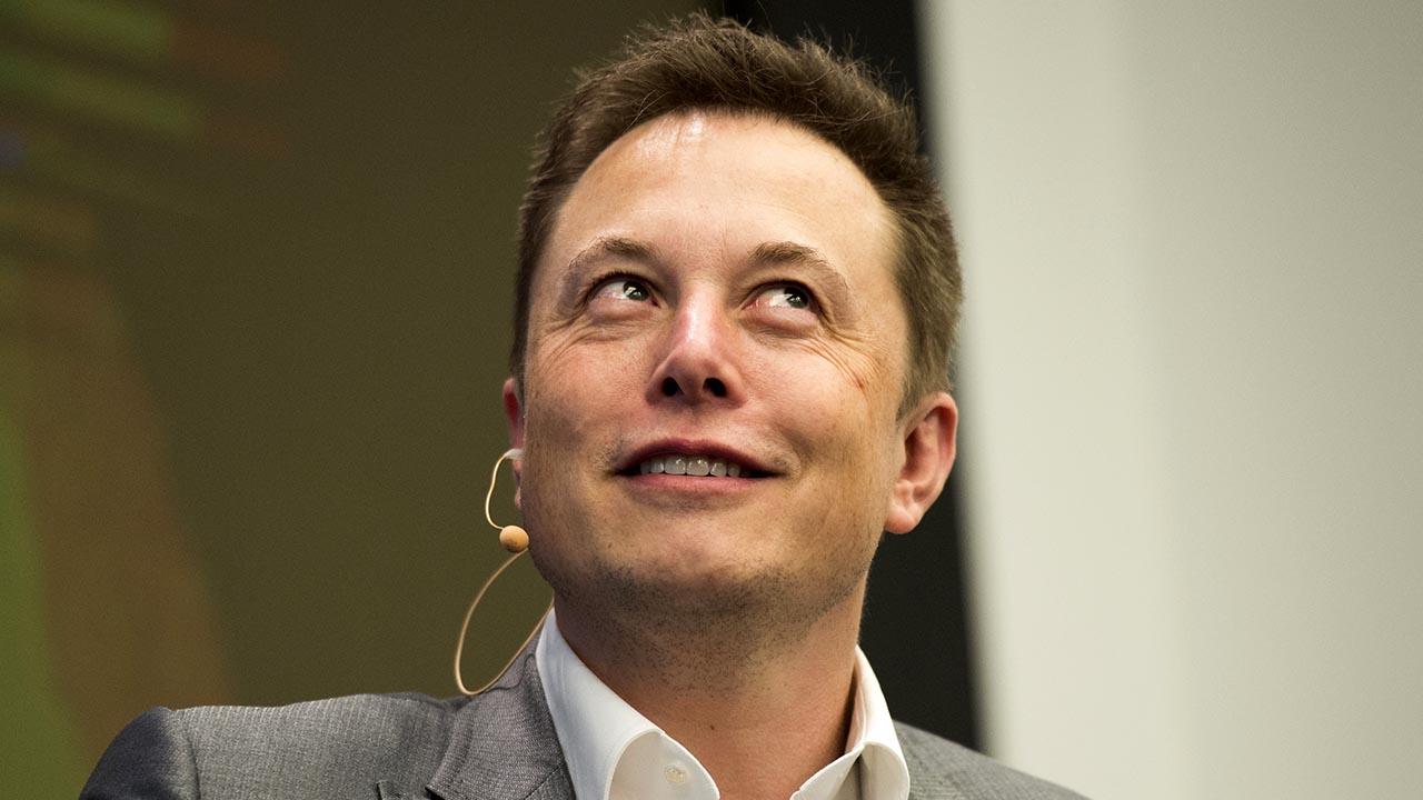 Elon Musk wants to upgrade human brains with computers