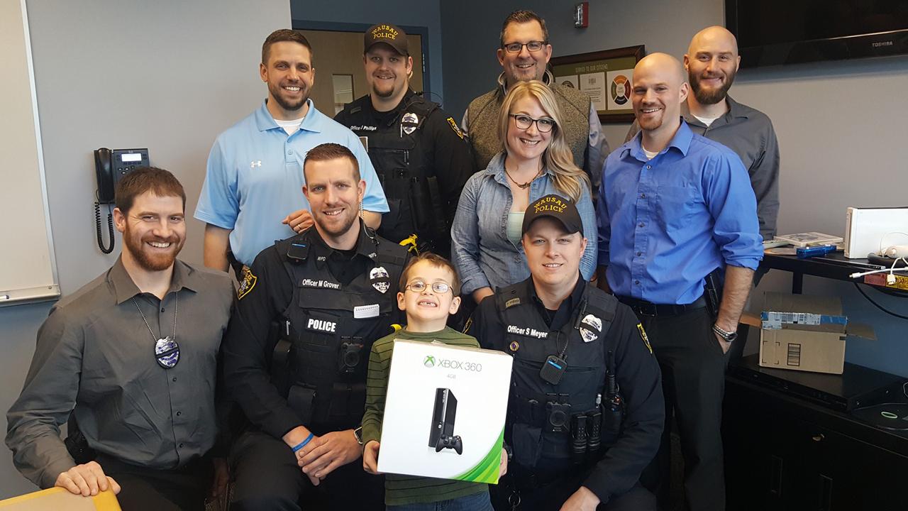 WI boy donates Nintendo Wii to police after officer killed