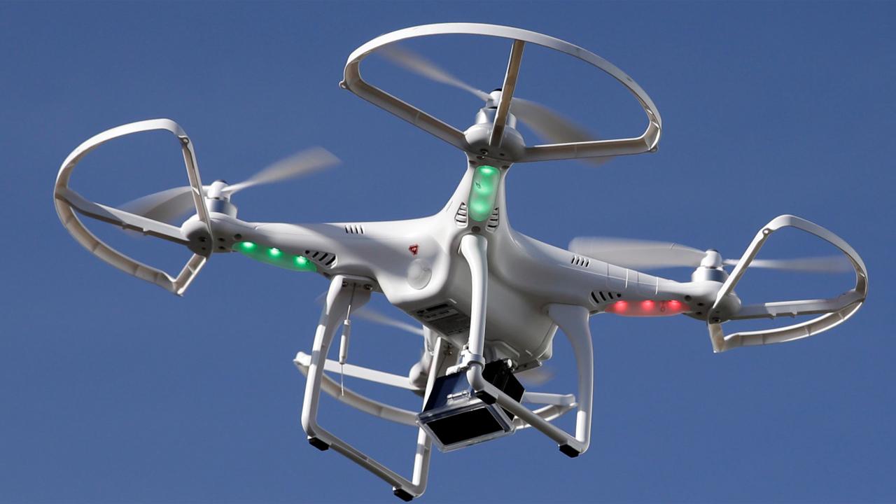 Using drones and other tech to sell real estate 