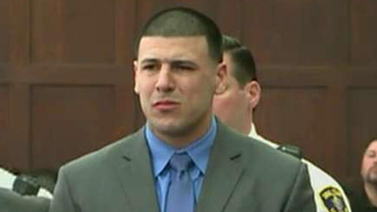 Aaron Hernandez injury: Patriots TE did not travel overseas with