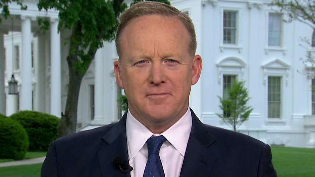 Spicer: Trump has full authority on sanctuary city funds