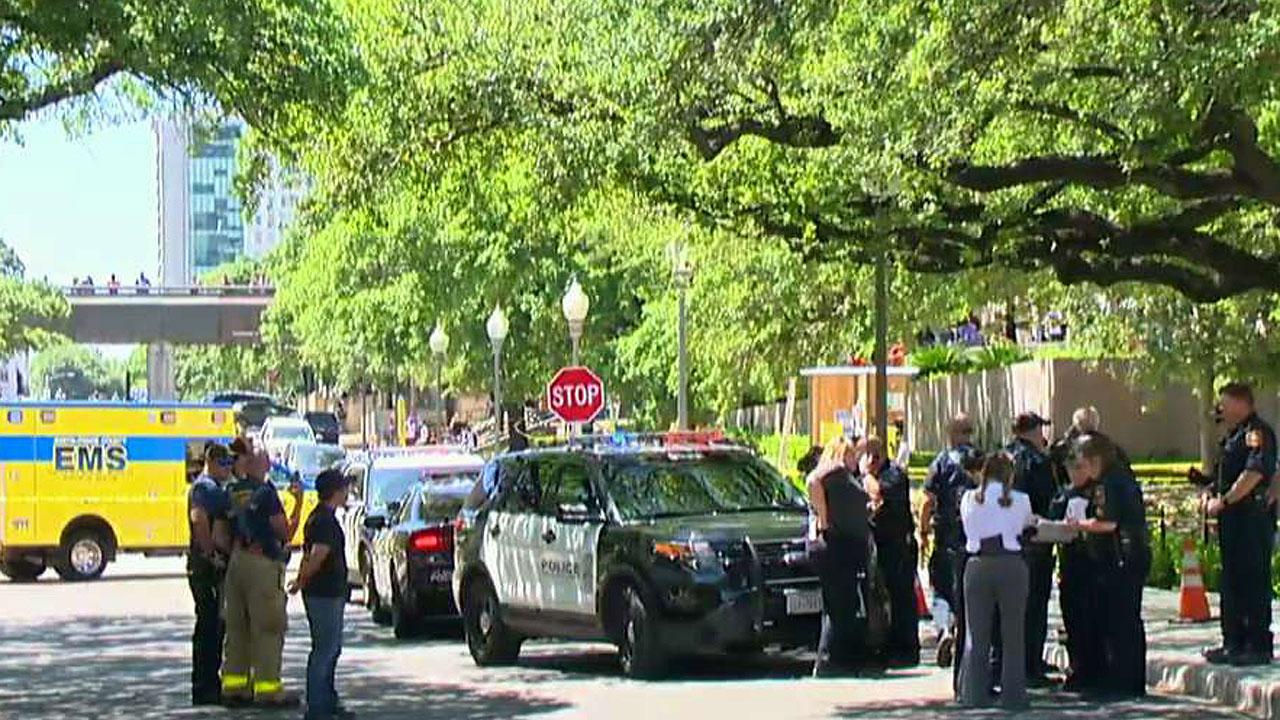 Report: 1 dead in stabbings on University of Texas campus