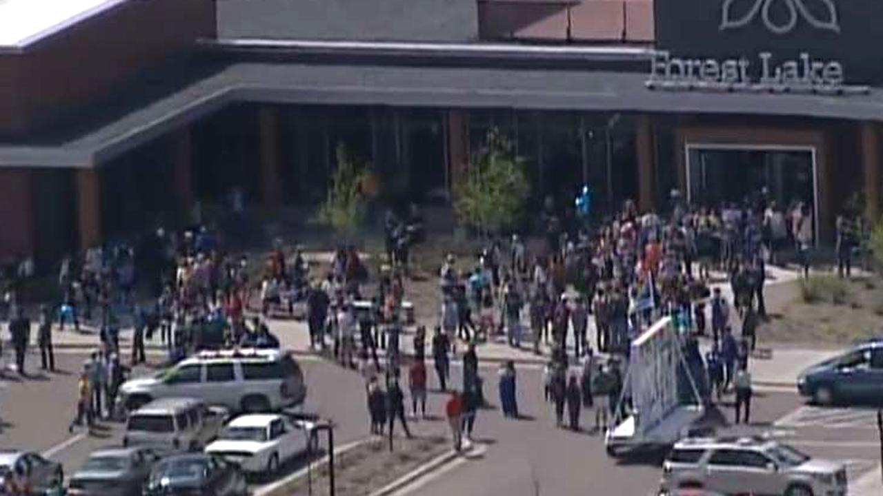 Minnesota students walk out of class to support cops