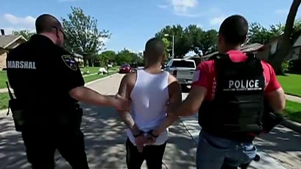 Over one thousand suspected gang members arrested by ICE