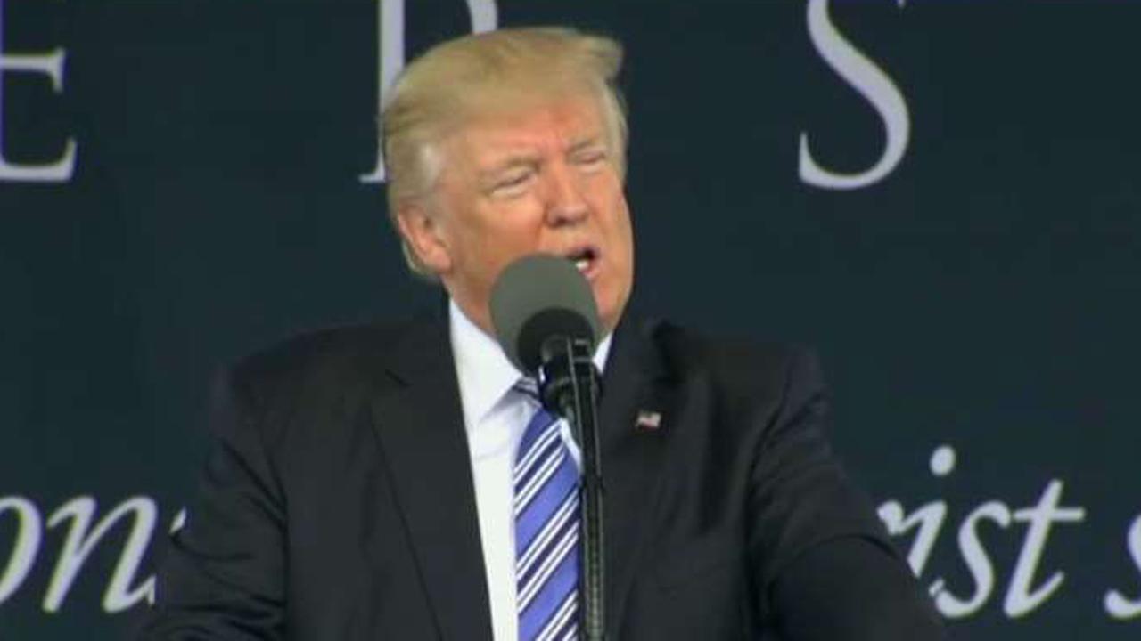 Trump cheered by evangelicals after commencement speech