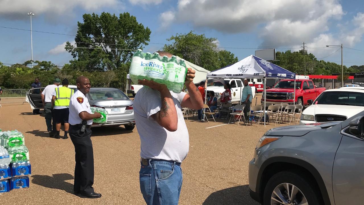 Nearly 30K without water in Mississippi after pipe burst 