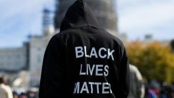 Black Lives Matter throws 'black only' Memorial Day party