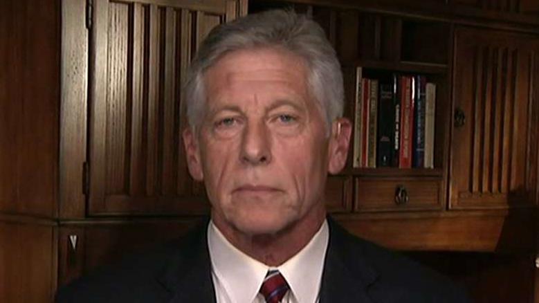 Mark Fuhrman: Lawmakers should have option of carrying gun