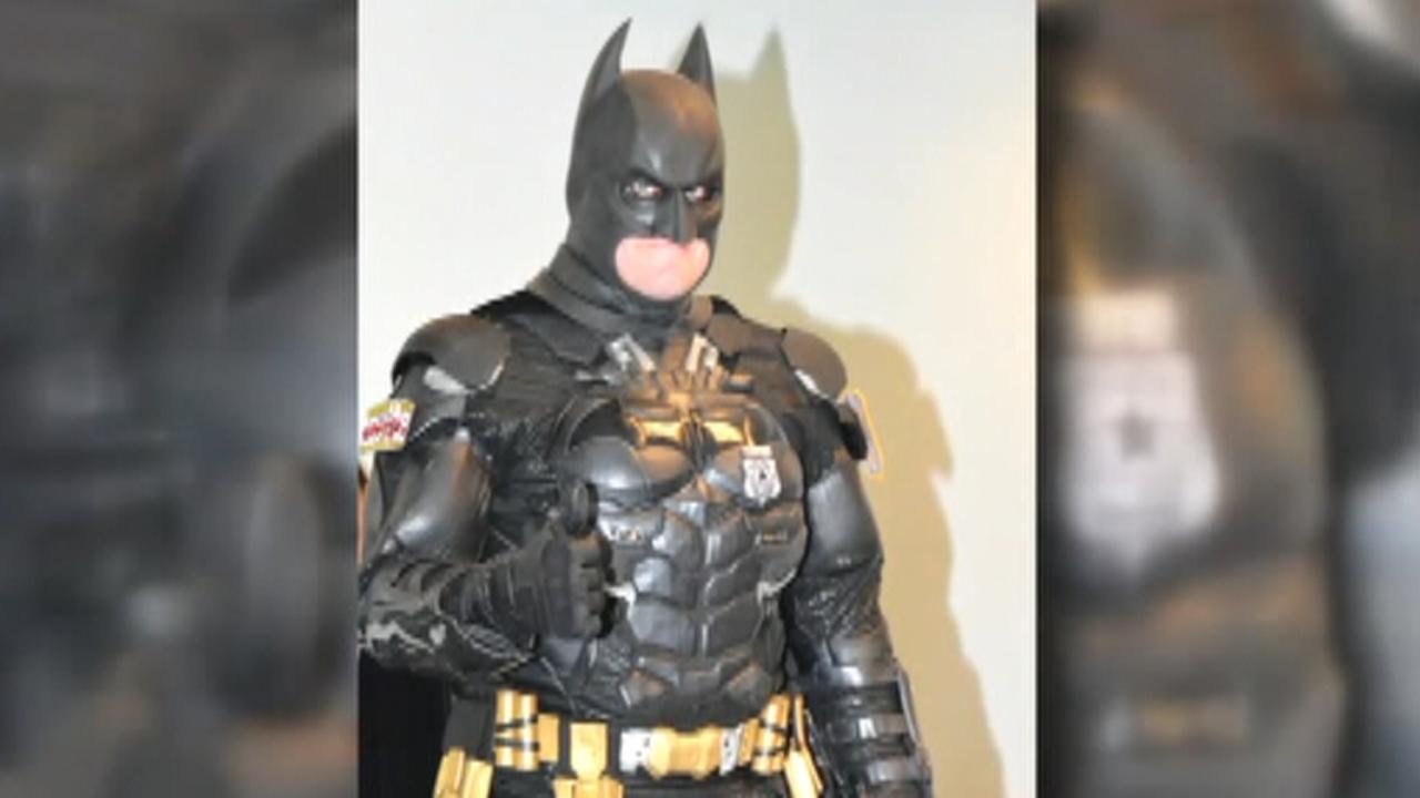 'Batman' arrests shoplifter stealing 'The Lego Batman Movie'