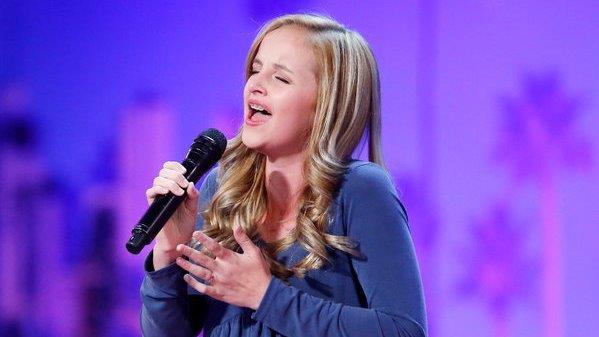 'AGT' contestant brings audience to tears