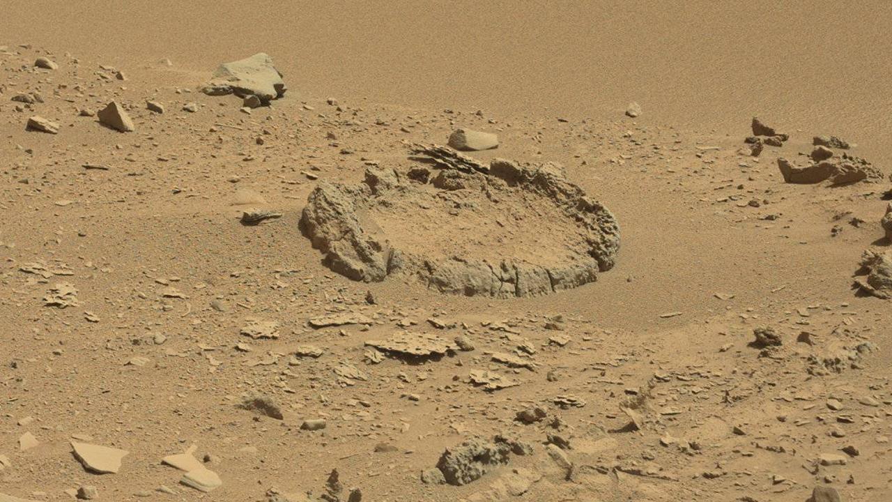 Mars mystery: UFO hunters spot 'stone circle'