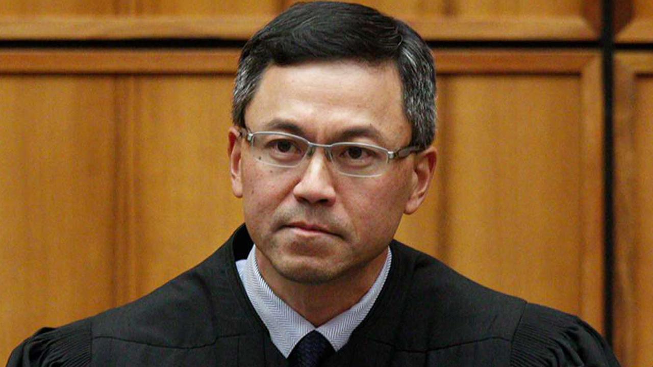 Hawaii judge expands travel ban exemptions