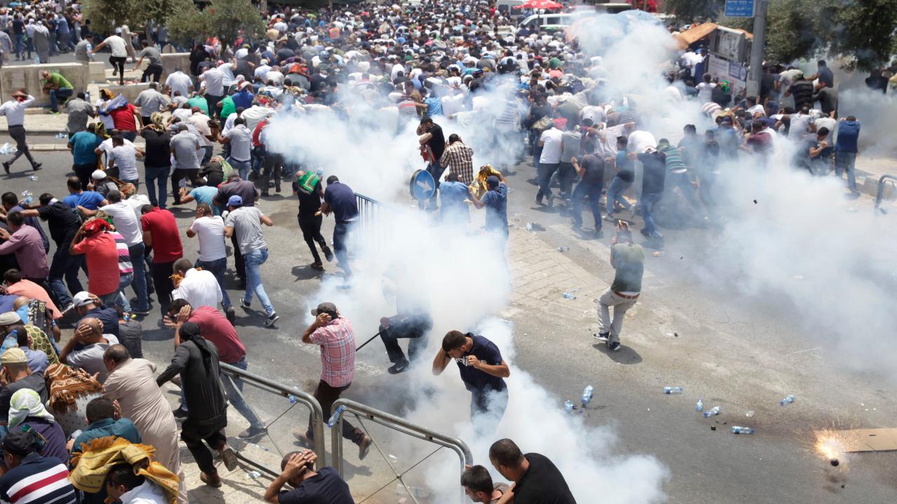 Temple Mount: Protests break out amid tensions