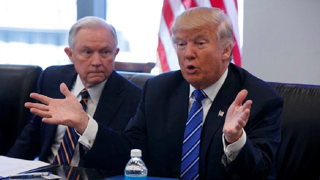 WaPo: Sessions talked Trump campaign with Russian ambassador