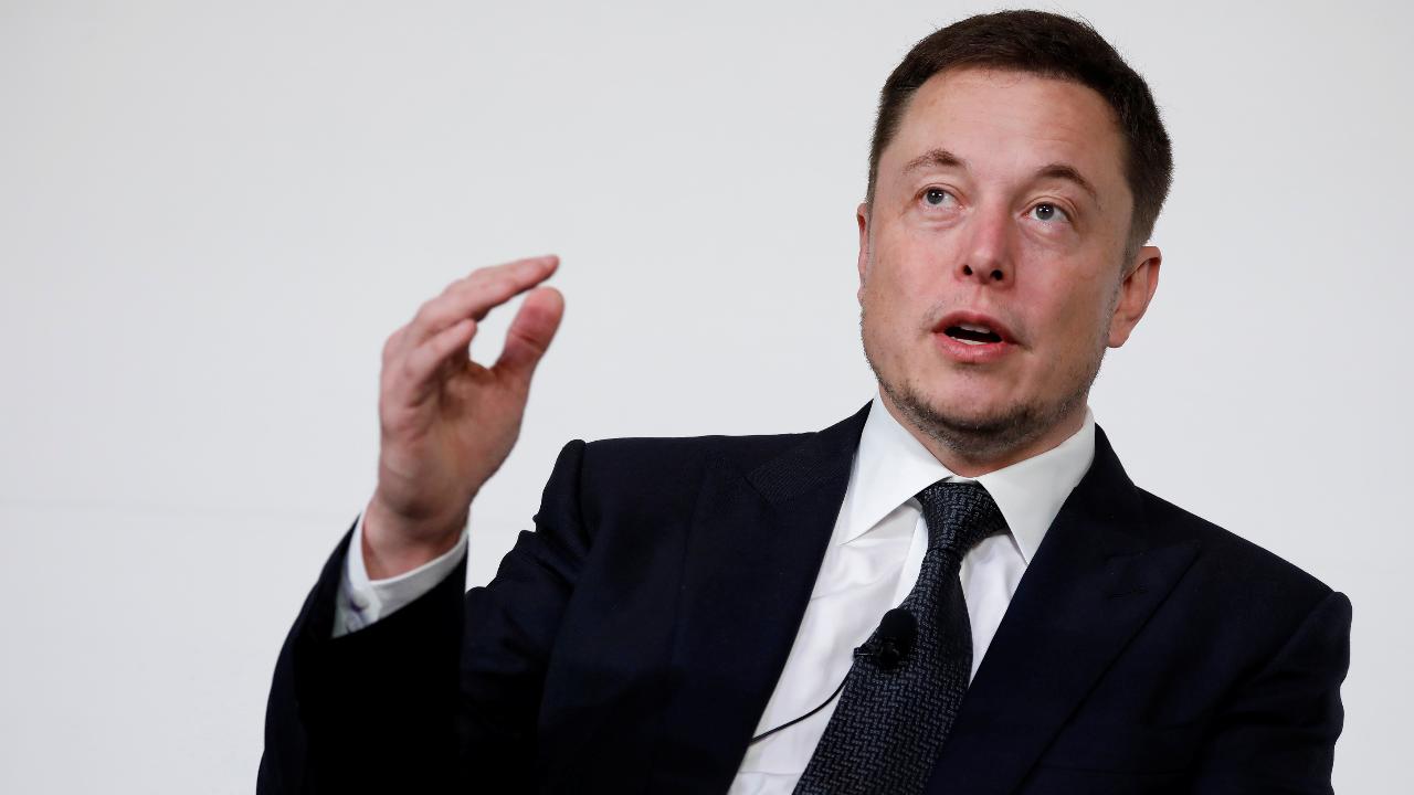 Elon Musk: What is bipolar disorder?