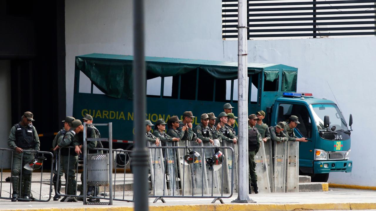Venezuela security troops seize chief prosecutor's office 