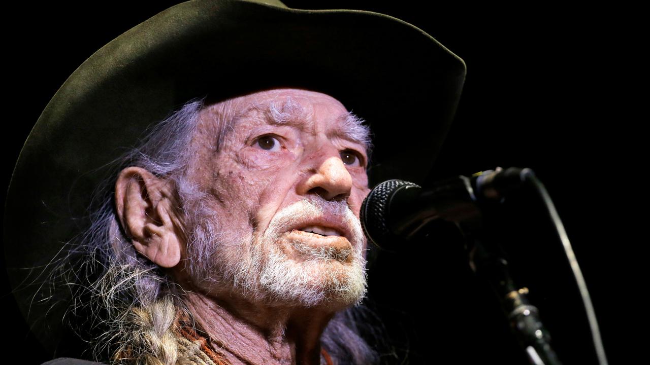Willie Nelson blames high altitude for cutting show short
