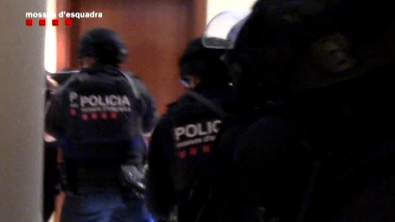 Spanish police ramp up terror raids in attack investigation