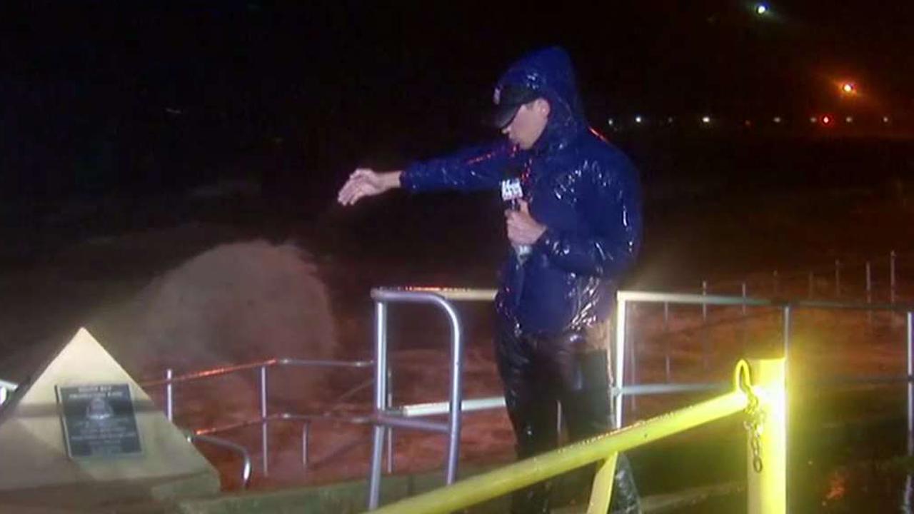 Hurrican Harvey brings rising water levels along coastline