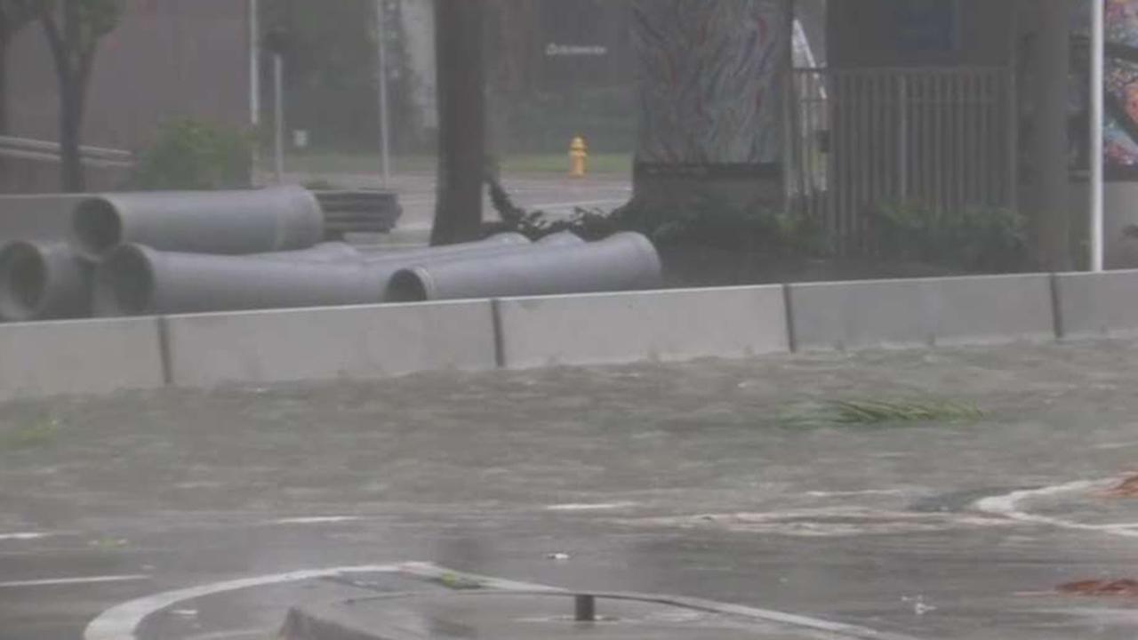 Downtown Miami hit by powerful wind gusts, flooding 