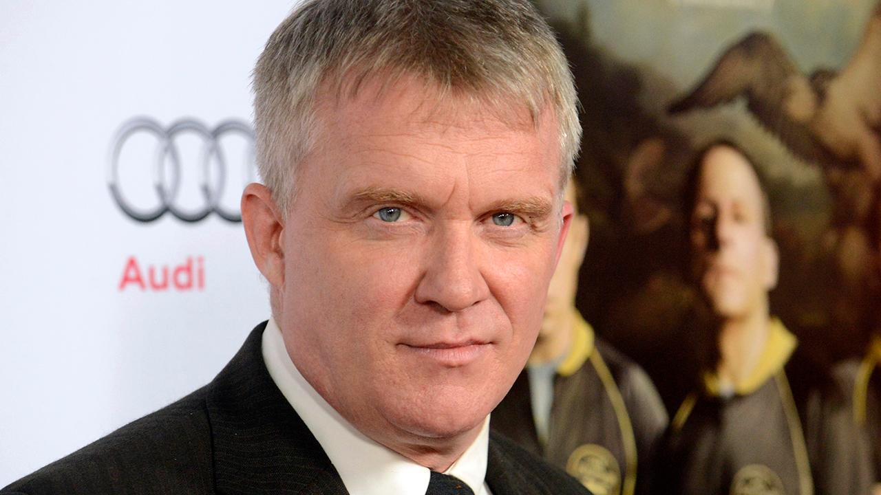 Anthony Michael Hall pleads no contest to assault charge