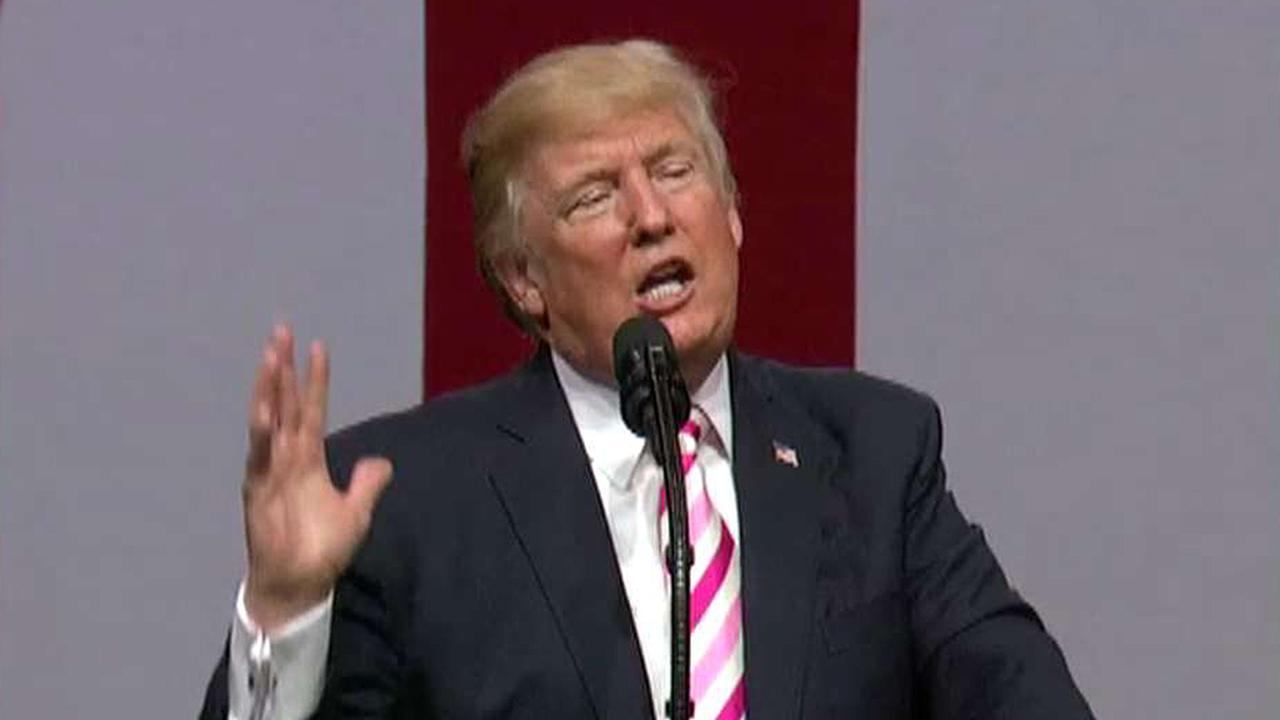 Trump memulai kampanye Strange menjelang putaran kedua Senat