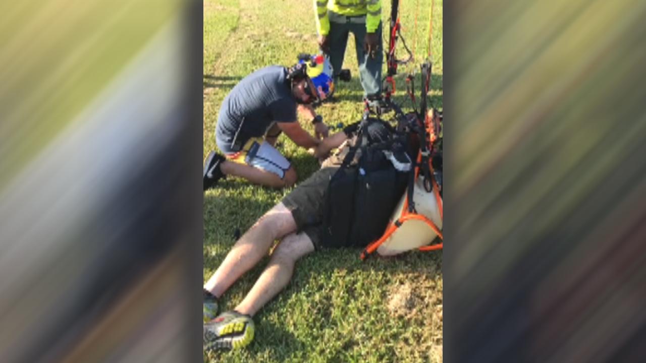 Paraglider crashes into powerlines in Florida