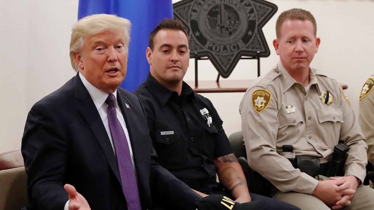 President Trump meets with Las Vegas first responders