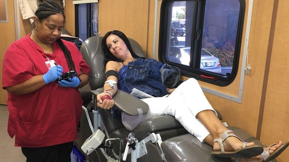 Donors continue to line up to give blood in Las Vegas