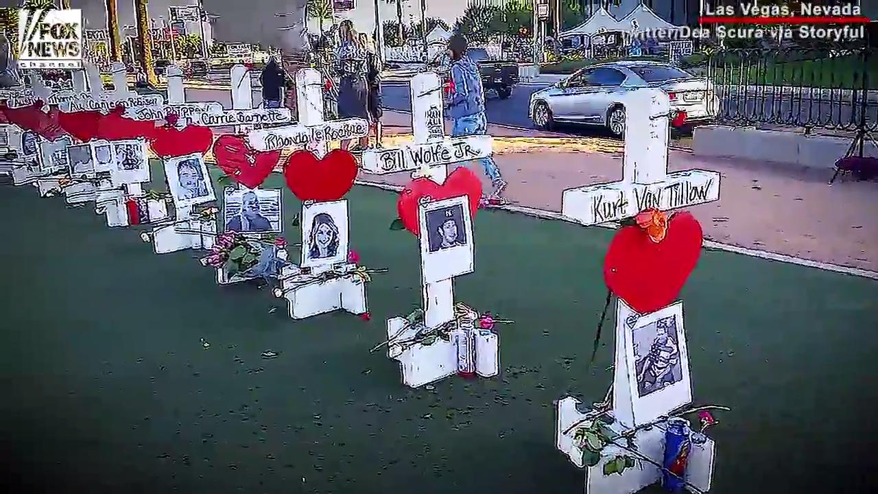 Chicago man honors Vegas shooting victims with 58 crosses