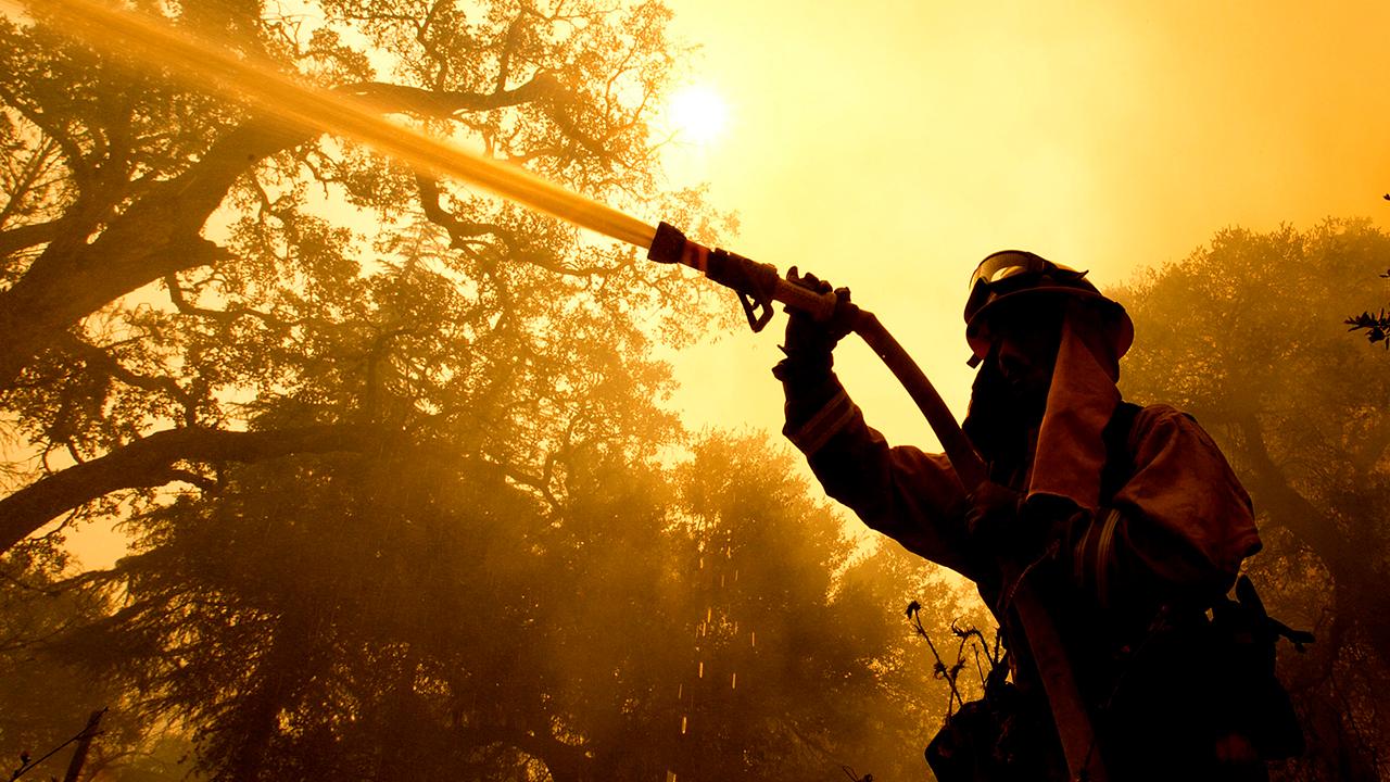 Wildfires wreak havoc through California's wine country
