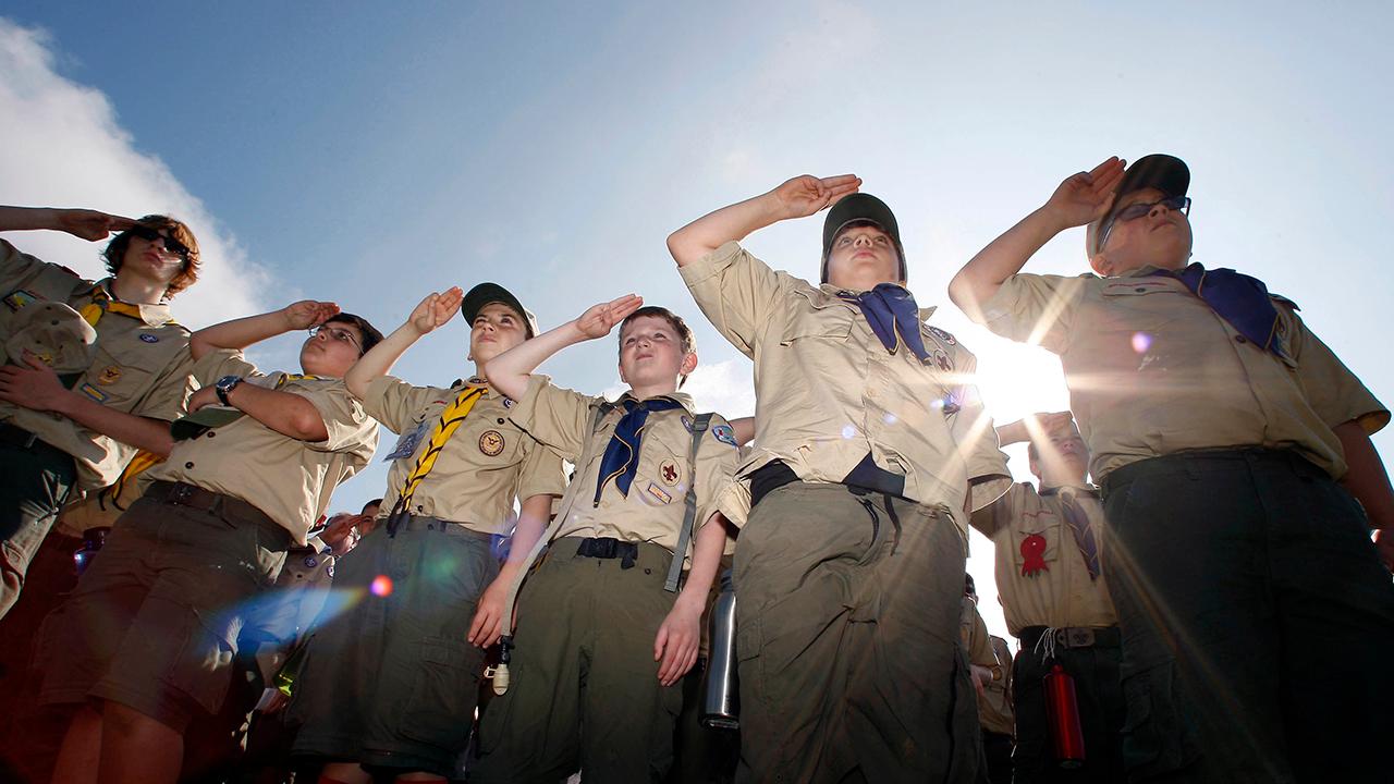 Boy Scouts to invite girls to join