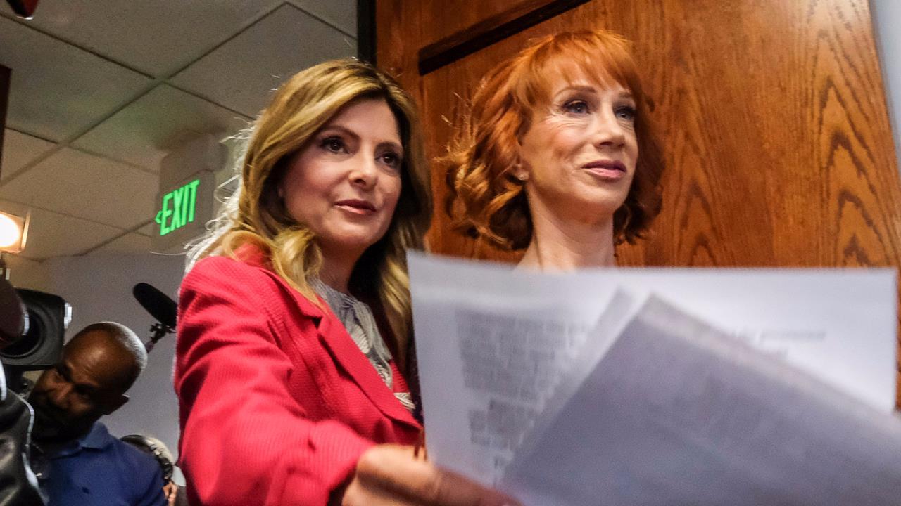 Kathy Griffin attacks lawyer Lisa Bloom on Twitter