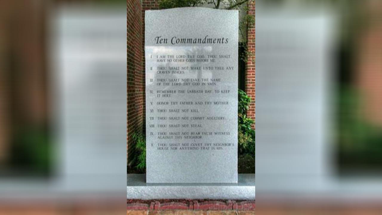 Texas mall opens with large Ten Commandments statue inside