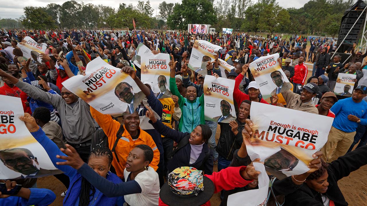 Thousands rally in Zimbabwe against President Mugabe