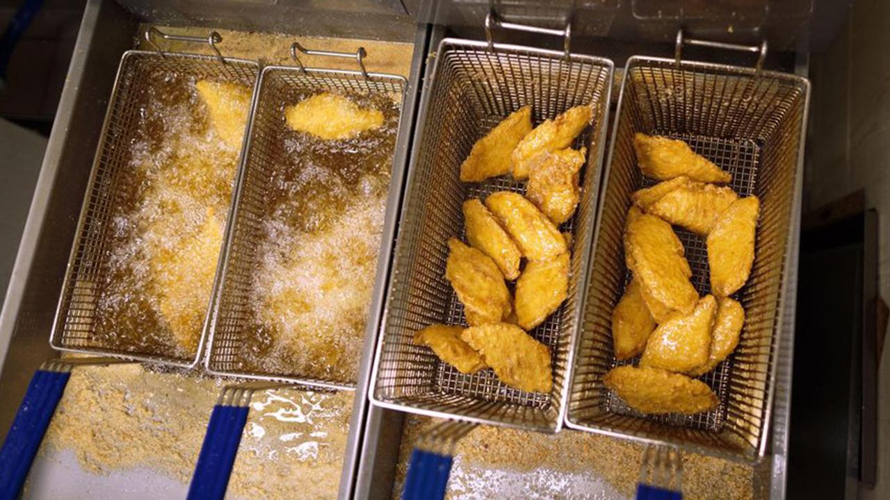 Scientists: Frying fatty food affects the weather