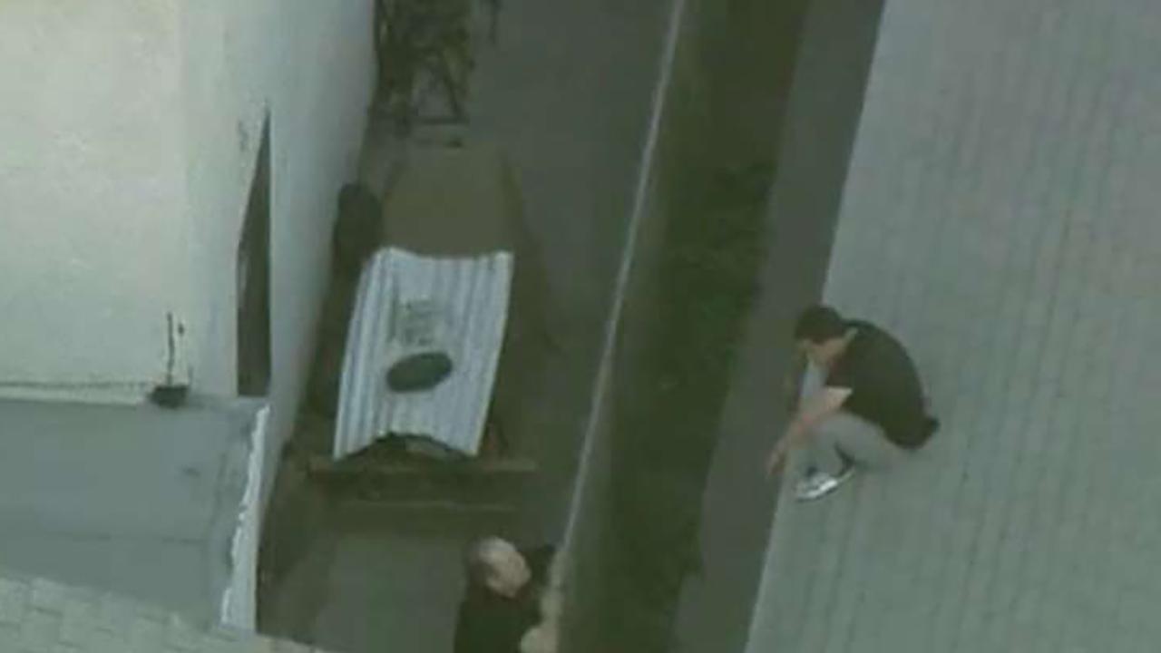 Cali. carjacking suspect arrested after rooftop standoff