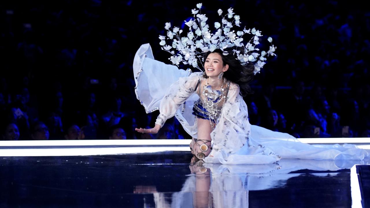 Victoria's Secret Fashion Show: Fallen Angel steals the show
