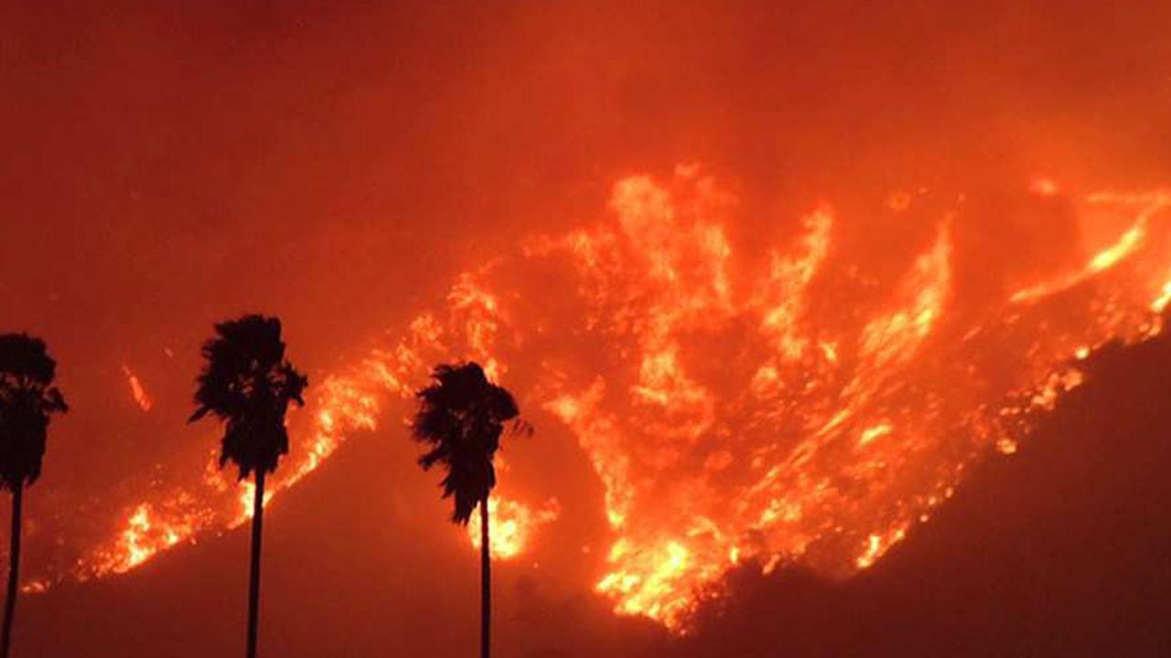 Massive wildfire explodes, turns deadly in California