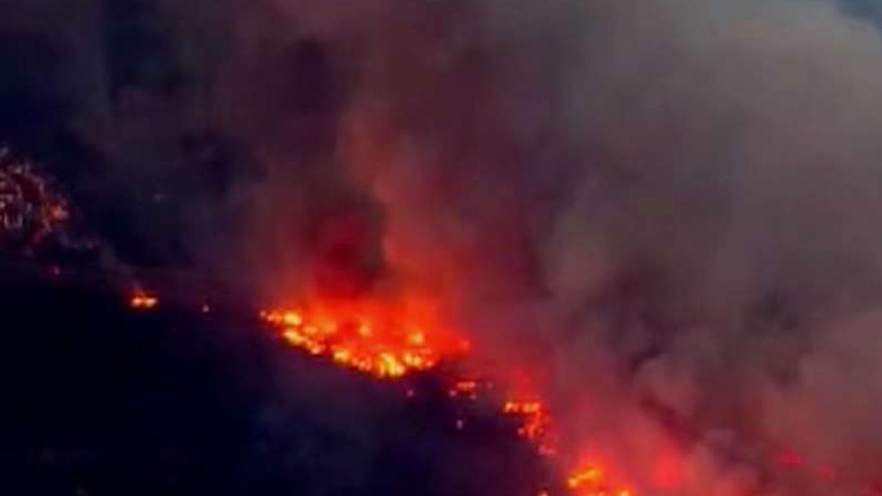 Firefighters make progress fighting California wildfires