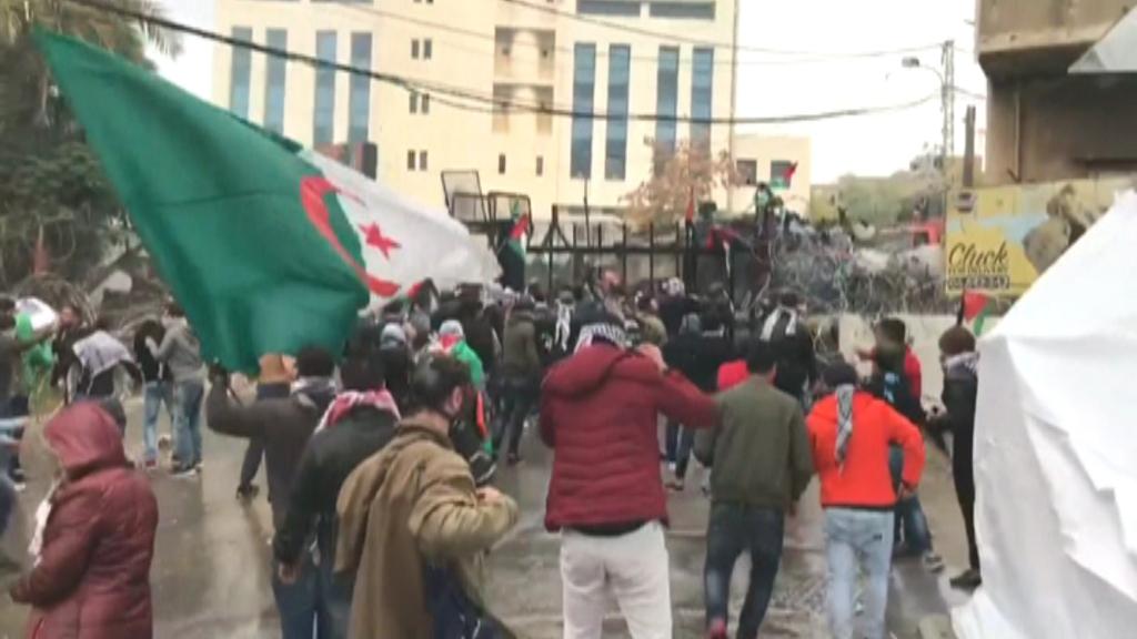 Anti-US demonstrations outside embassy in Lebanon