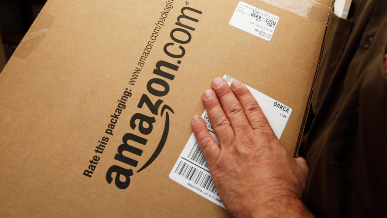 Amazon to offer same-day delivery on Christmas Eve