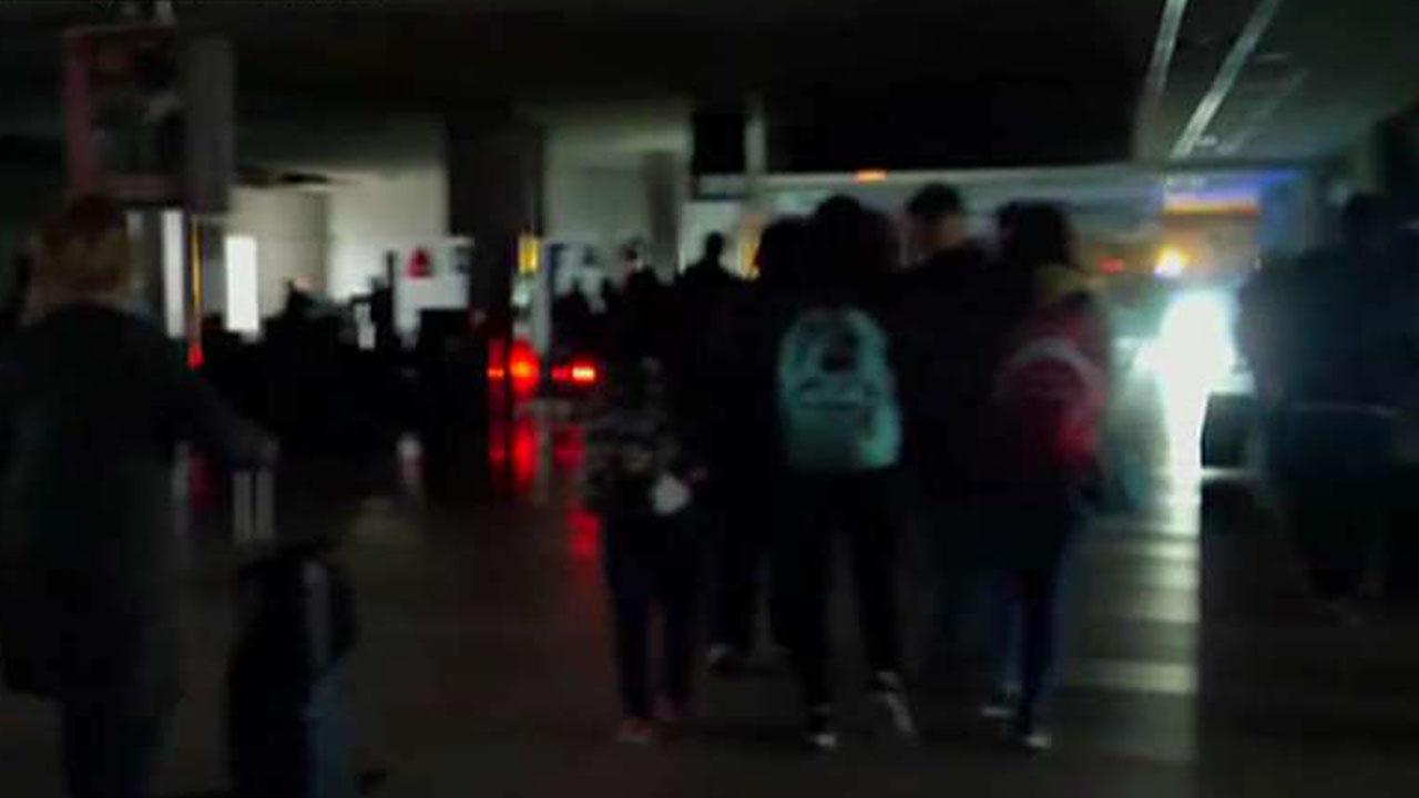 Power restored at Atlanta airport, outage snarls air traffic